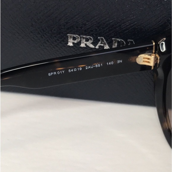 New Authentic PRADA
Round Sunglasses SPR 01Y Tortoise - Picture 13 of 14